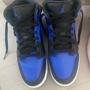 Air Jordan 1 Retro , dark blue and black. Like New. Size 7Y